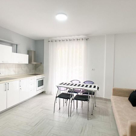 Promo Price September - Home By The Sea 1 Min From The Beach Golem  Exterior foto
